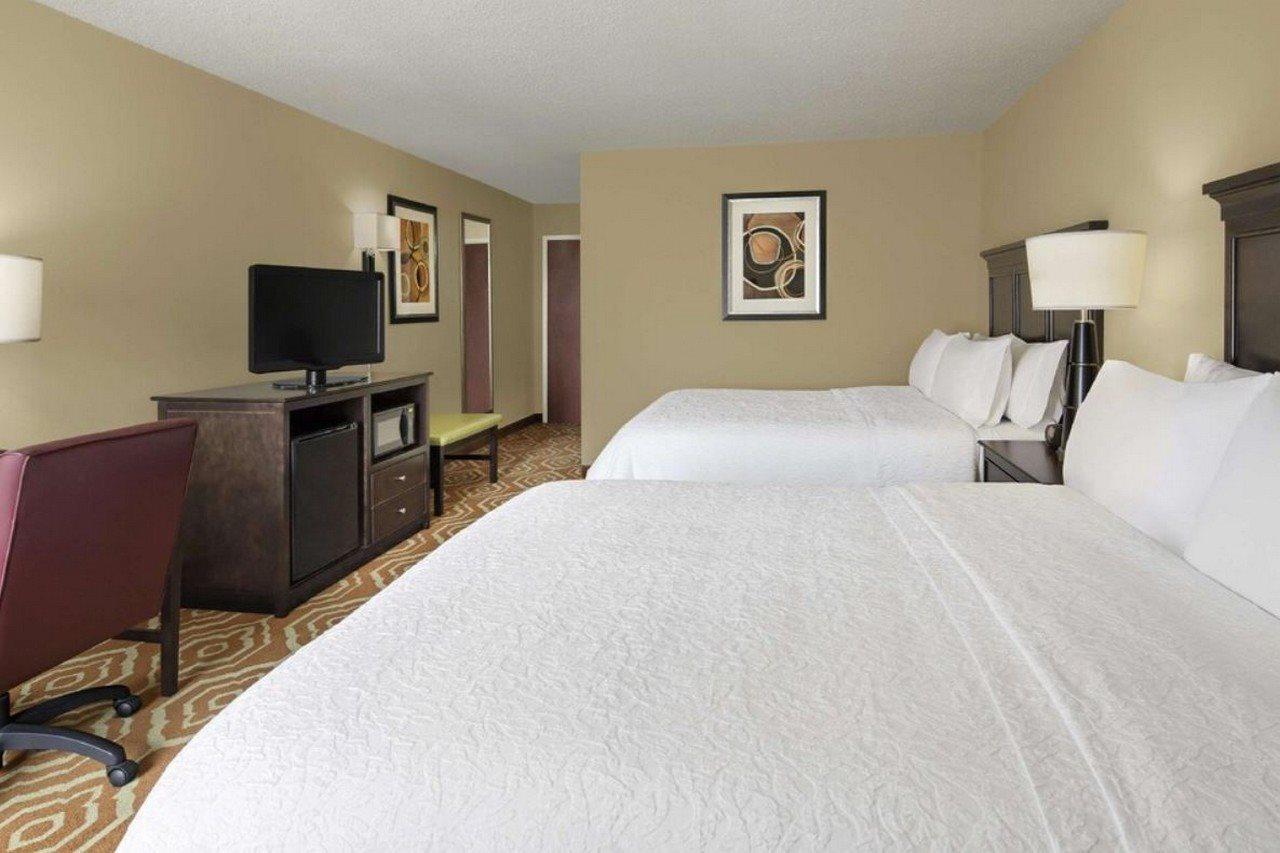 Hampton Inn & Suites Alexandria Old Town Area South Екстериор снимка