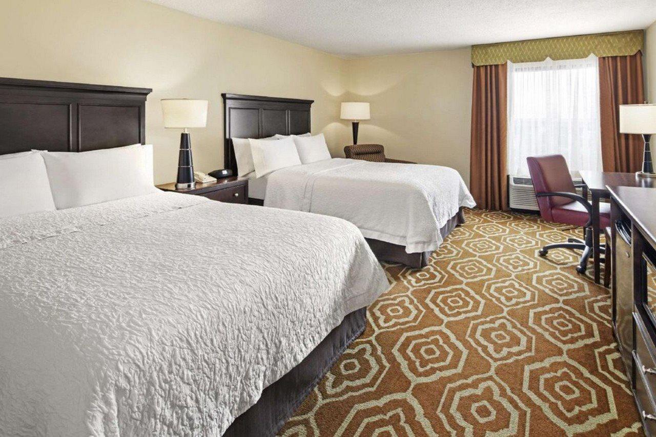 Hampton Inn & Suites Alexandria Old Town Area South Екстериор снимка