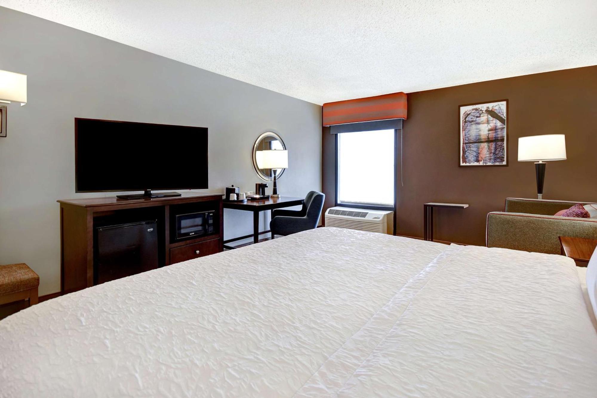 Hampton Inn & Suites Alexandria Old Town Area South Екстериор снимка
