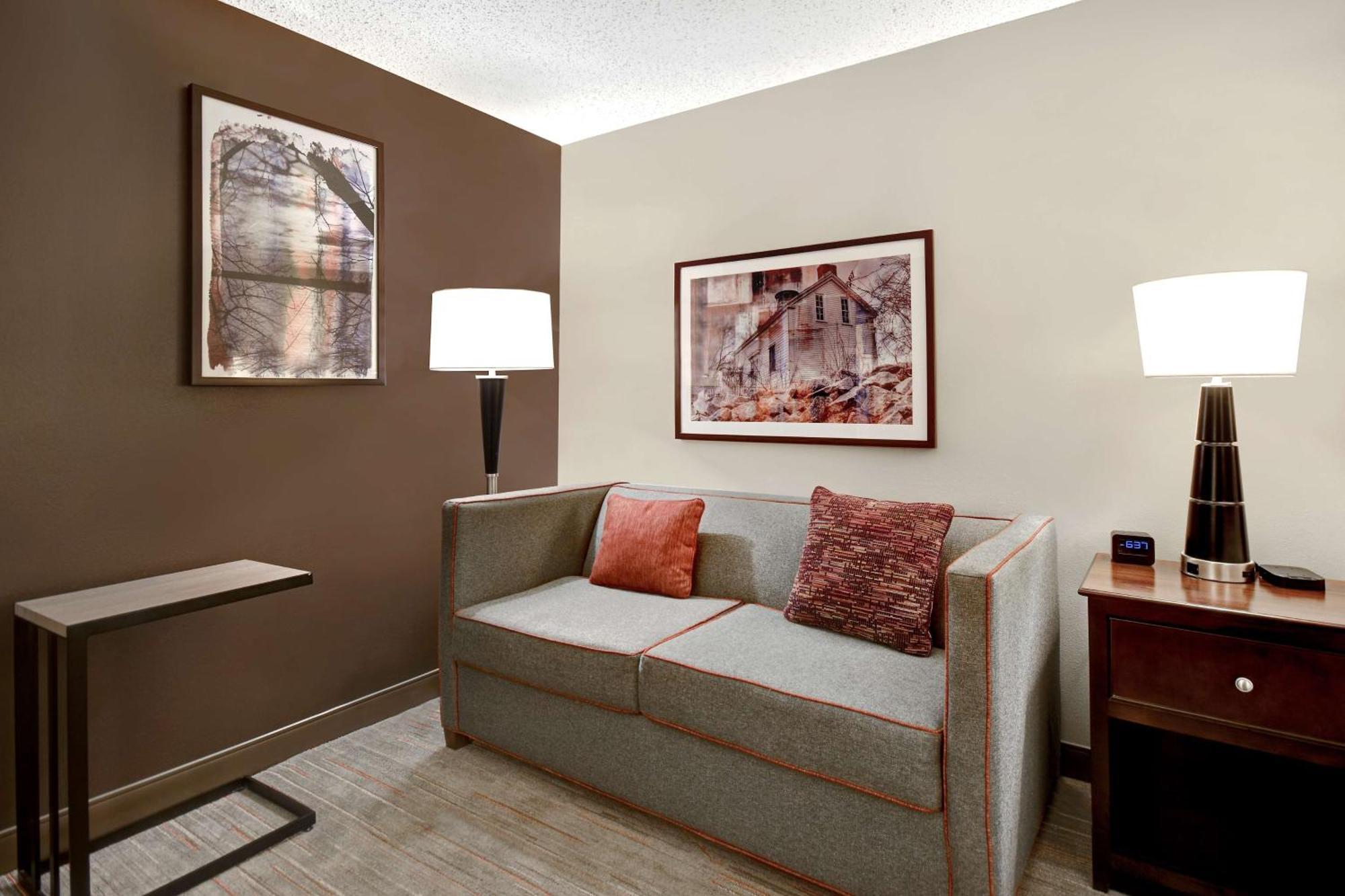 Hampton Inn & Suites Alexandria Old Town Area South Екстериор снимка