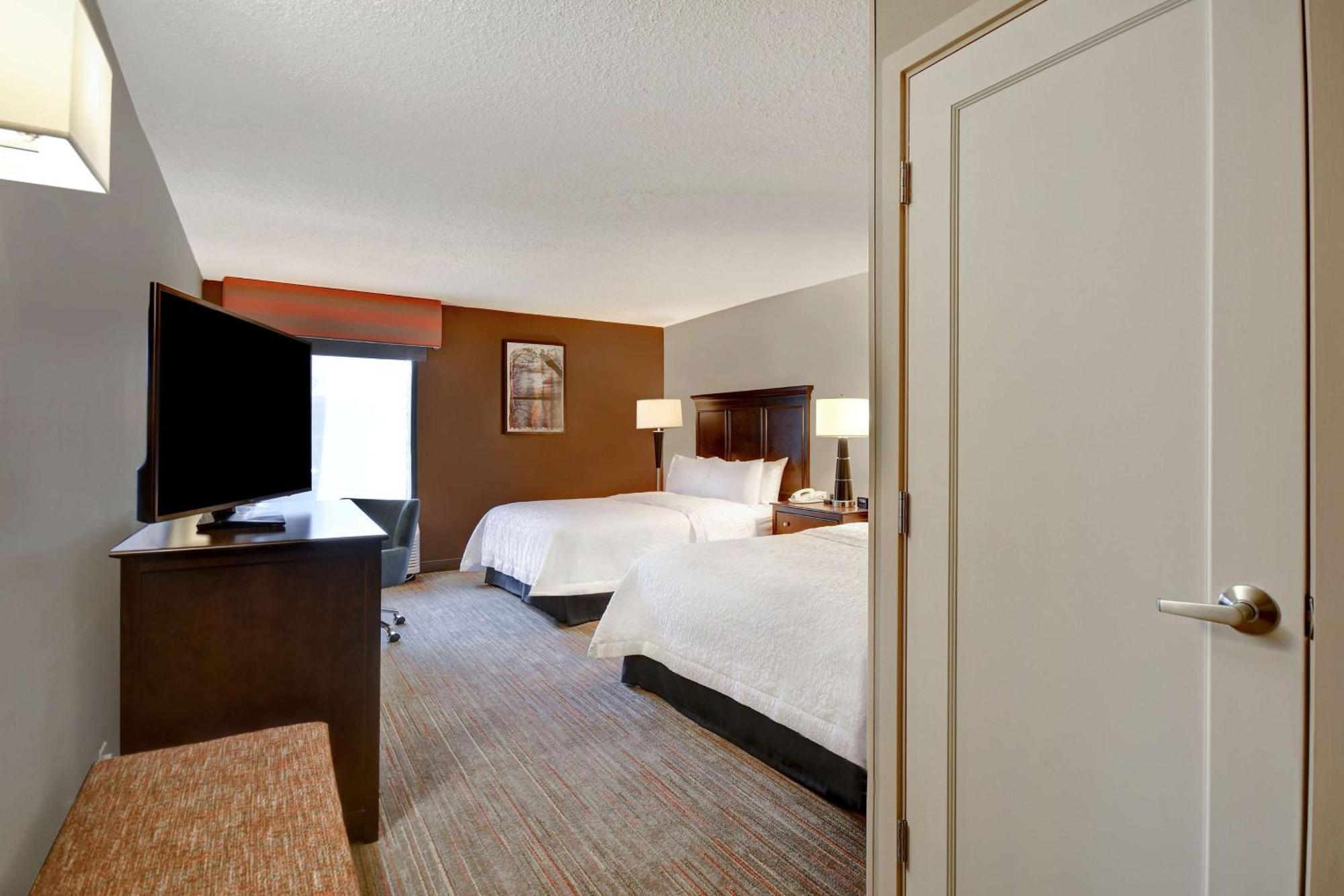 Hampton Inn & Suites Alexandria Old Town Area South Екстериор снимка