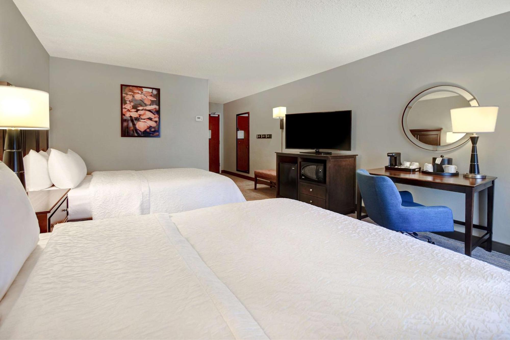 Hampton Inn & Suites Alexandria Old Town Area South Екстериор снимка