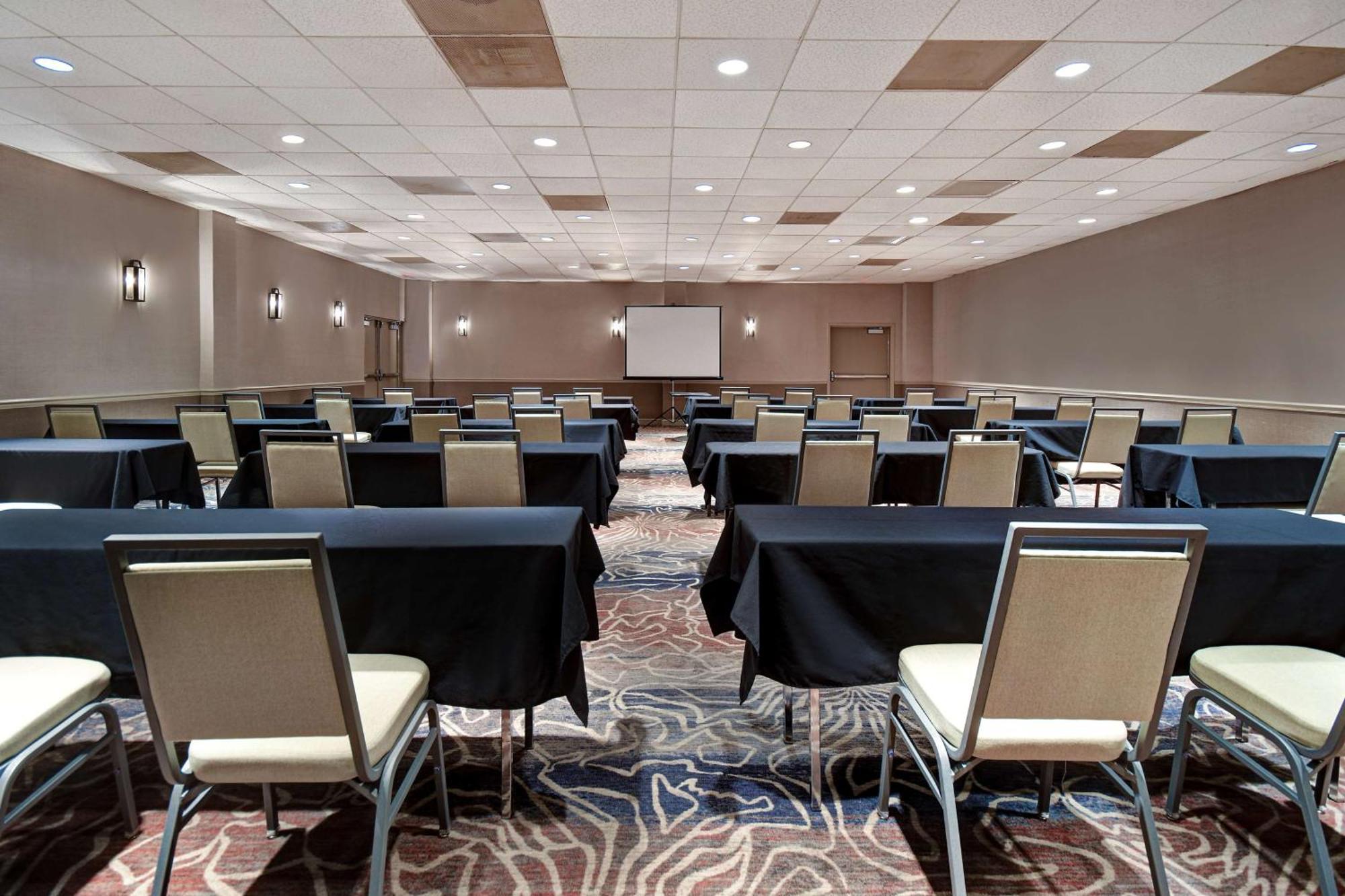 Hampton Inn & Suites Alexandria Old Town Area South Екстериор снимка