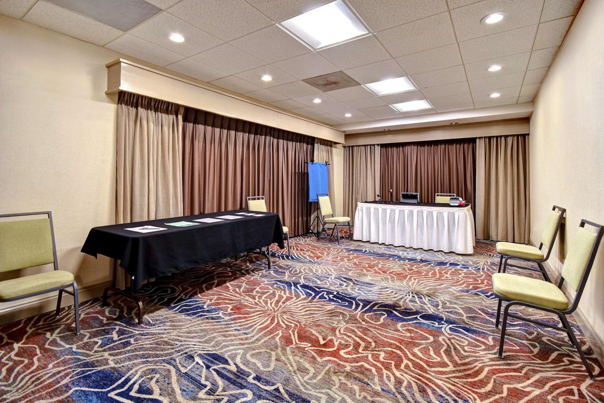 Hampton Inn & Suites Alexandria Old Town Area South Екстериор снимка