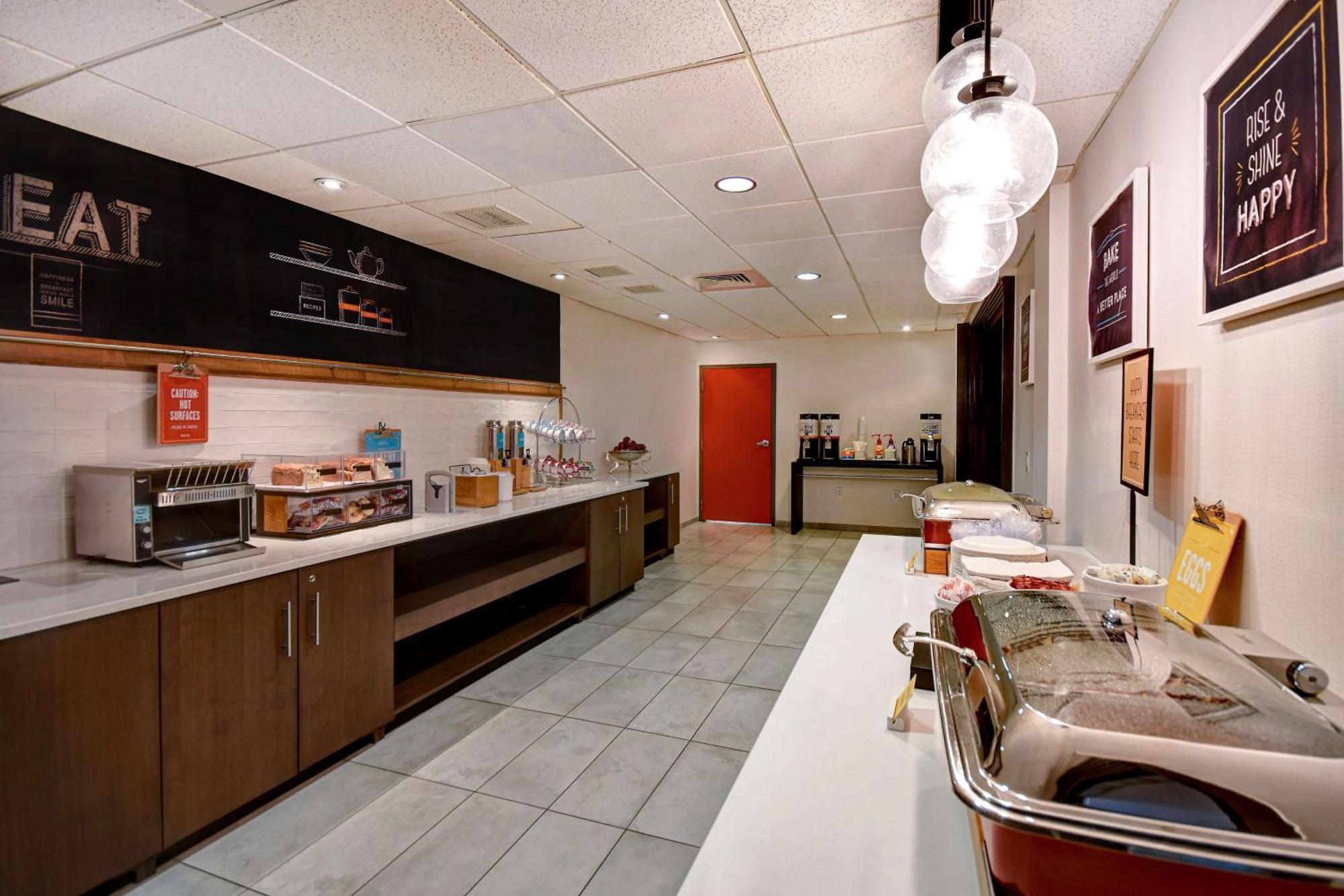 Hampton Inn & Suites Alexandria Old Town Area South Екстериор снимка