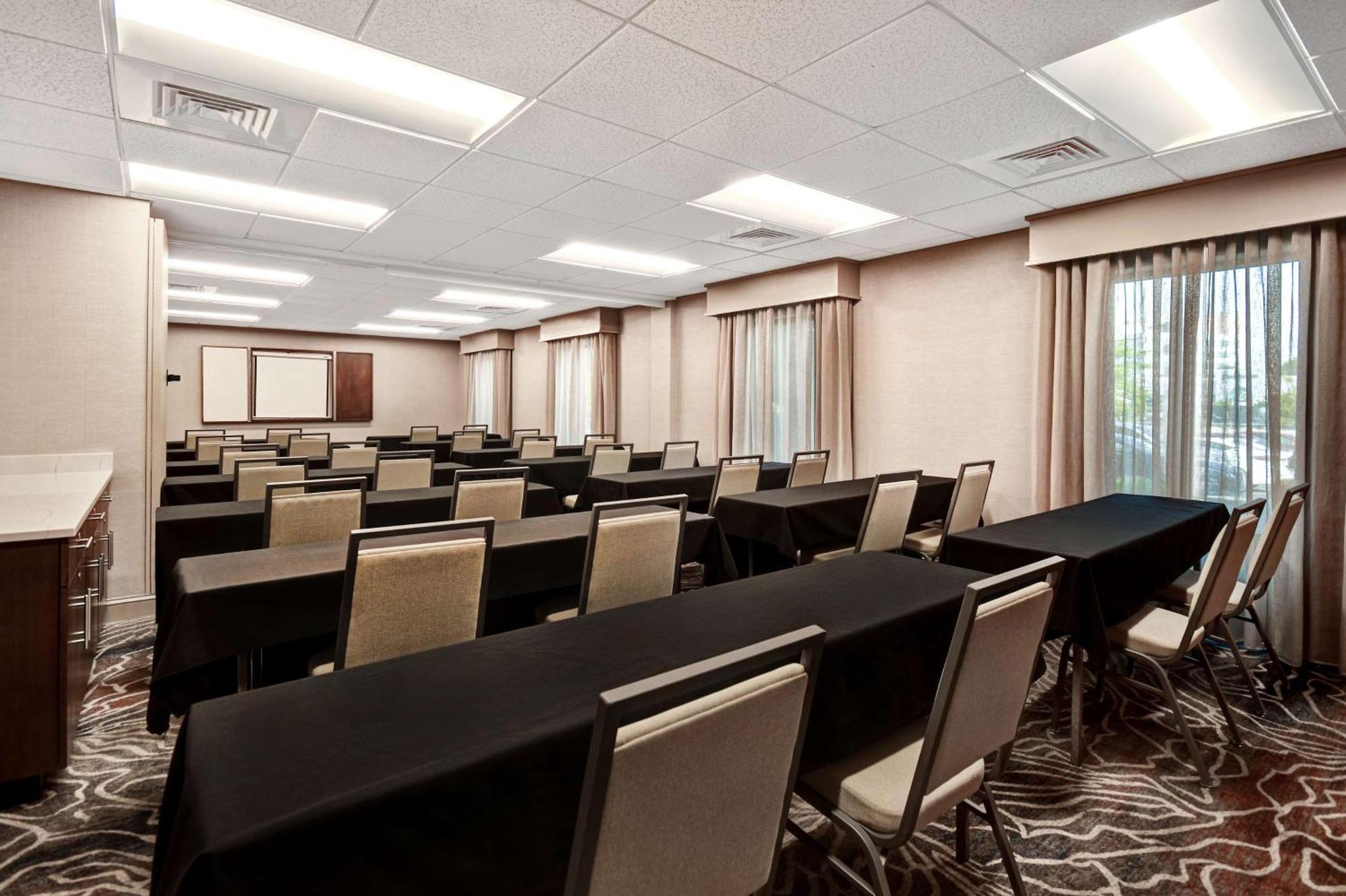 Hampton Inn & Suites Alexandria Old Town Area South Екстериор снимка