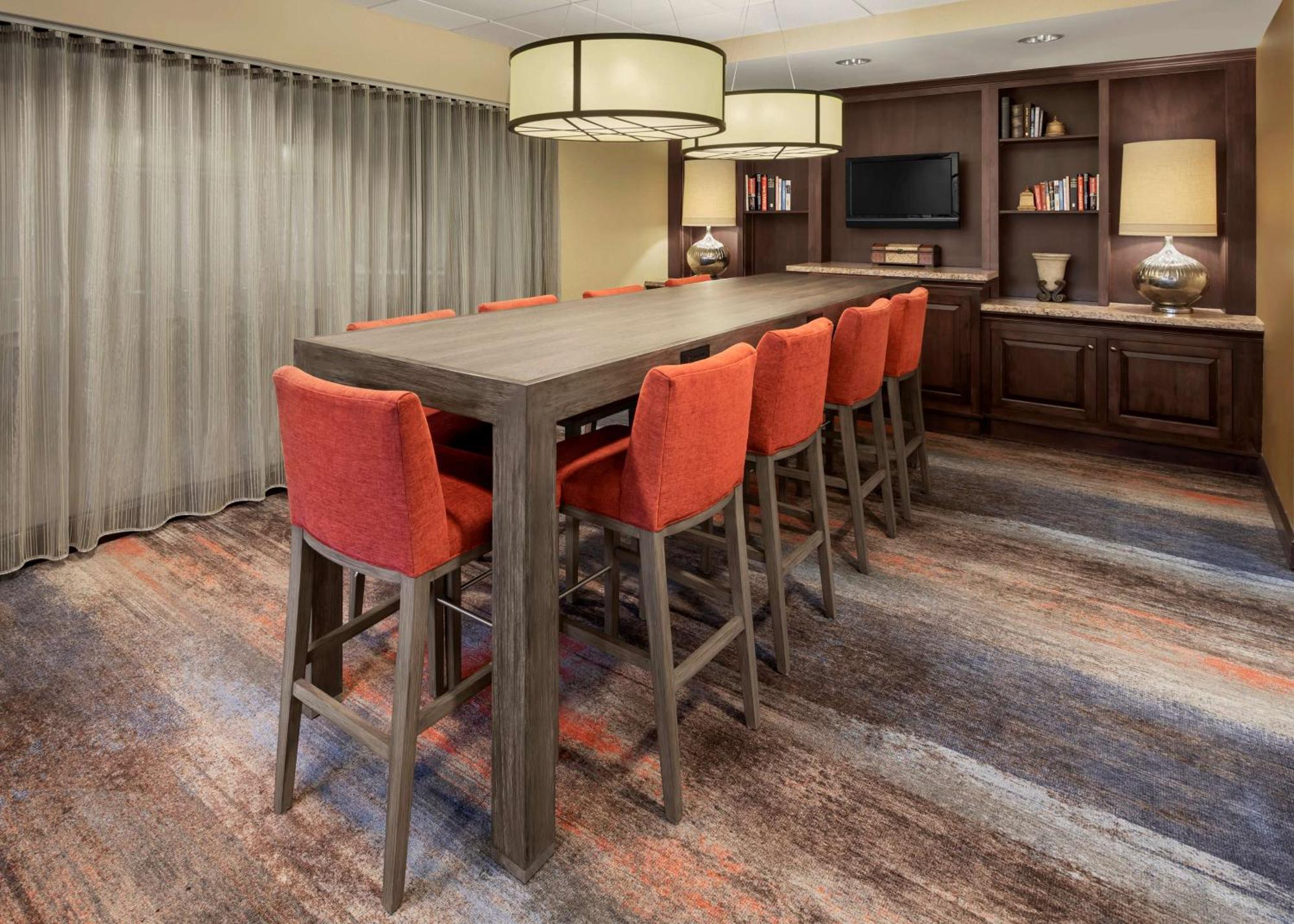 Hampton Inn & Suites Alexandria Old Town Area South Екстериор снимка